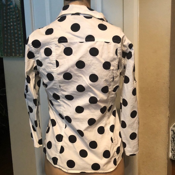 2 BOGO tops with faux leather belt - Picture 7 of 10